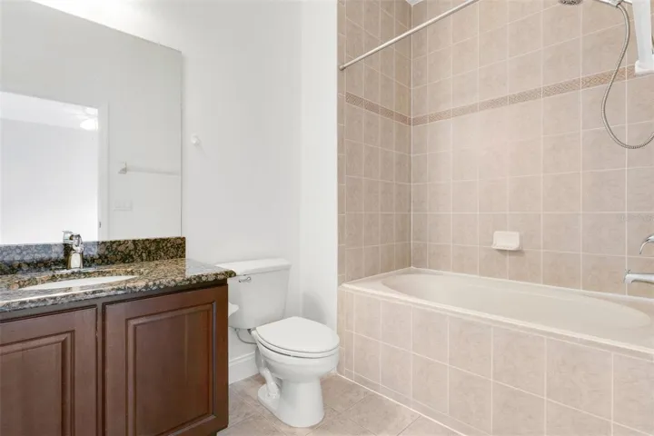 Ensuite bathroom for Bedroom 3 on third floor