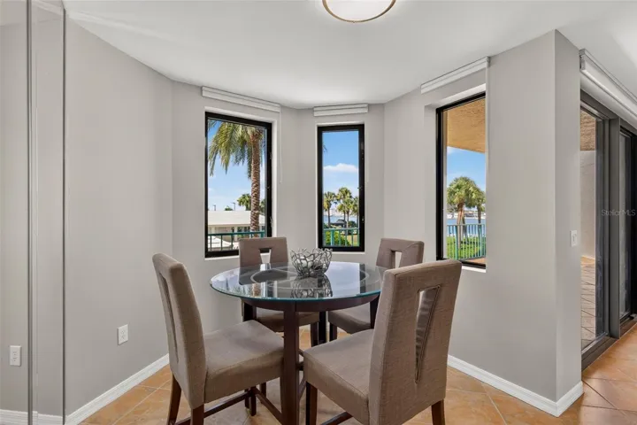 Breakfast room with a View!