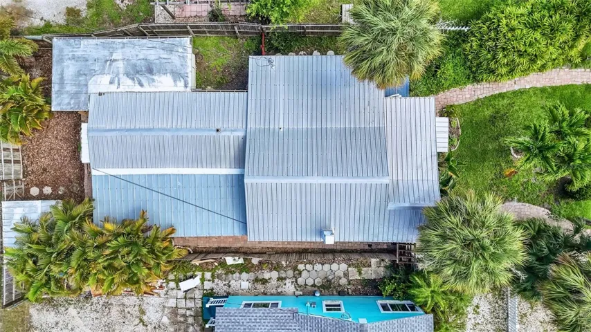 Full Duplex with alley access