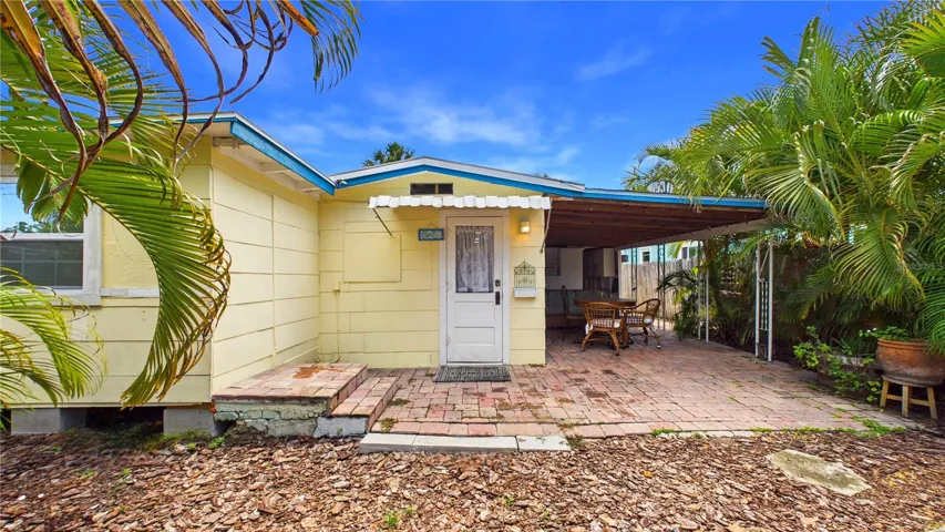 Covered patio and entrance unit B