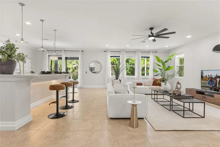 Family Room | Kitchen