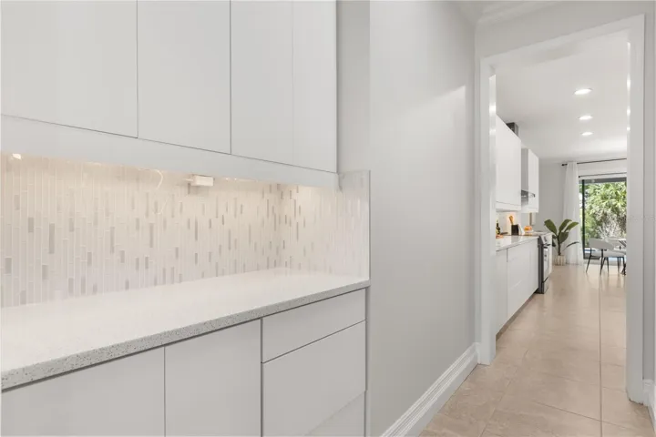 Dry Bar