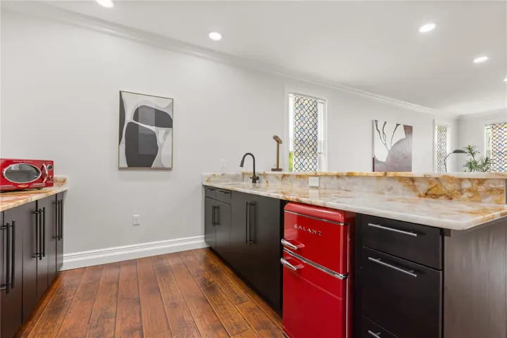 Loft | Wet Bar