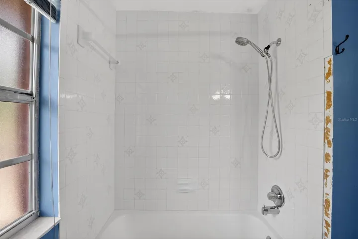 Hall Bathroom - Bath 2