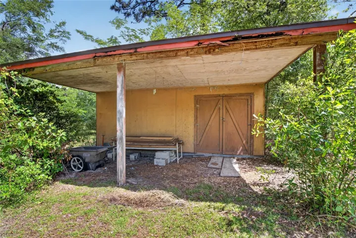 Detached Workshop - 22 ft x 12 ft