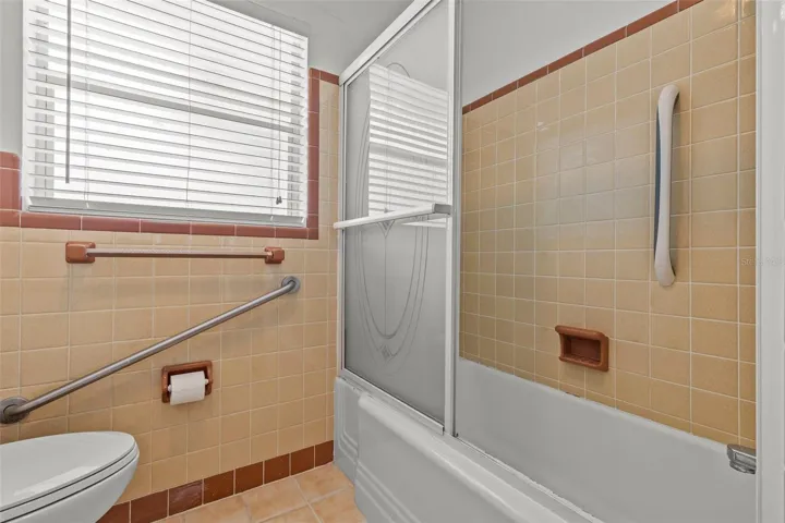 Tub shower full bath