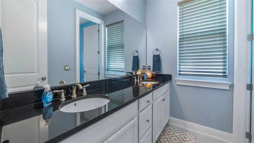 BEDROOM 4/5S BATHROOM
