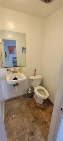 5924 Bathroom1