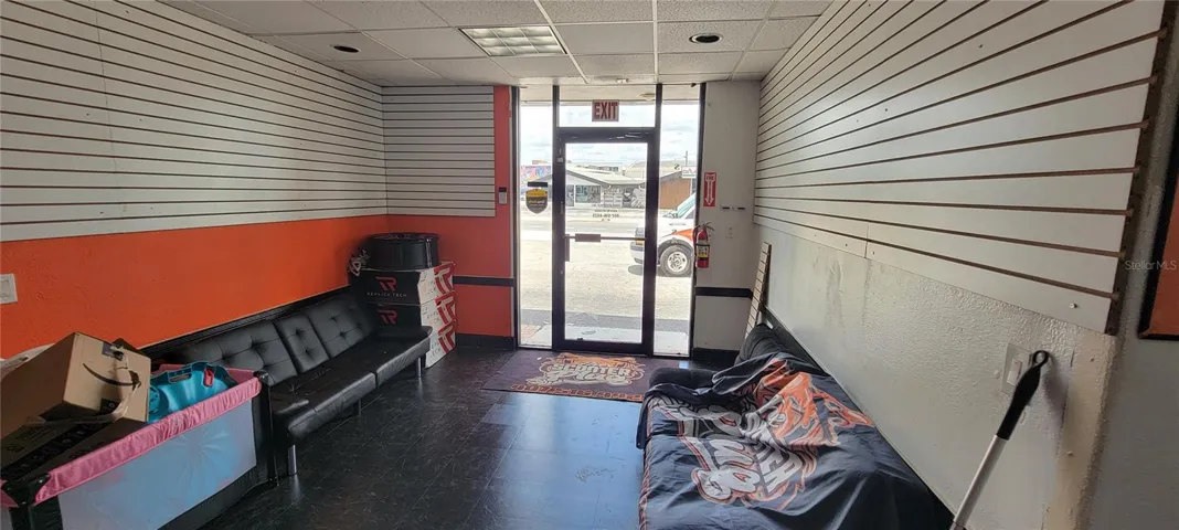 5924 Office Exterior Entry