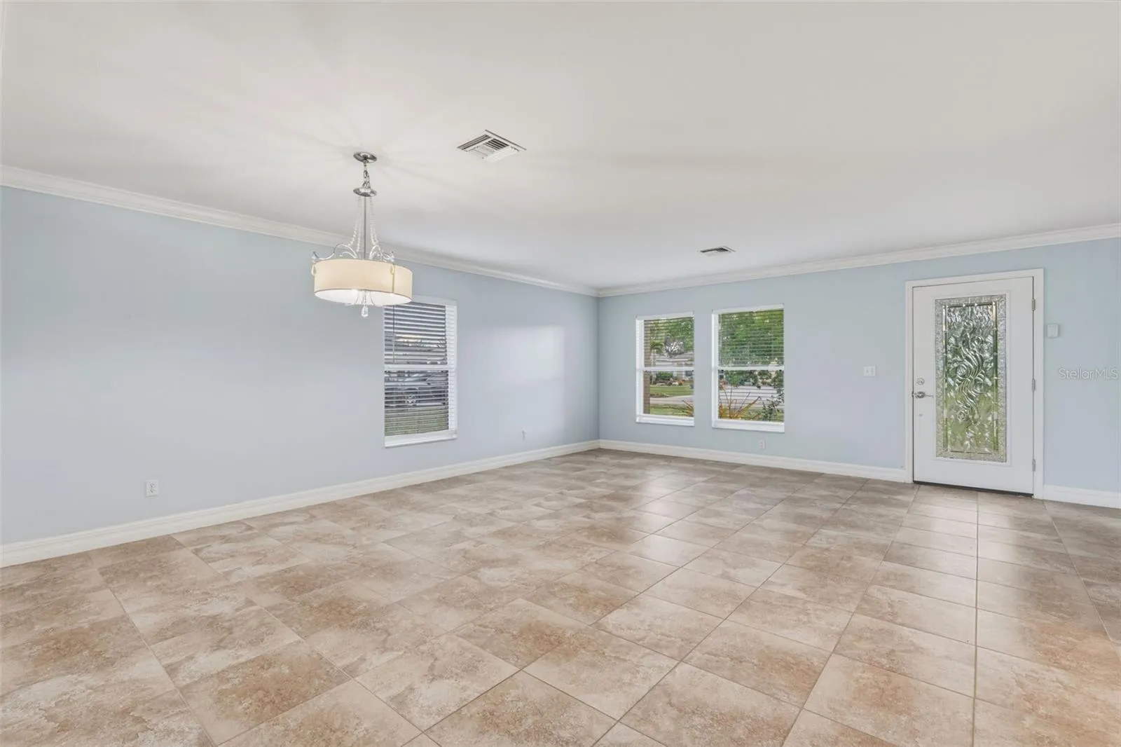 Living Room/Foyer