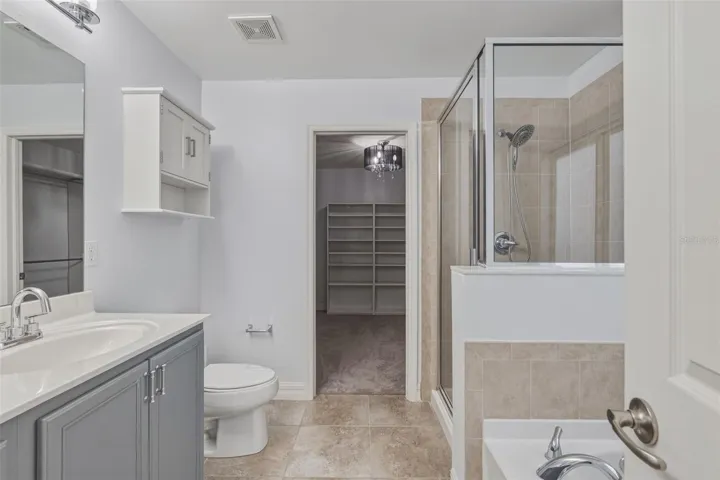 Upstairs Primary Bathroom