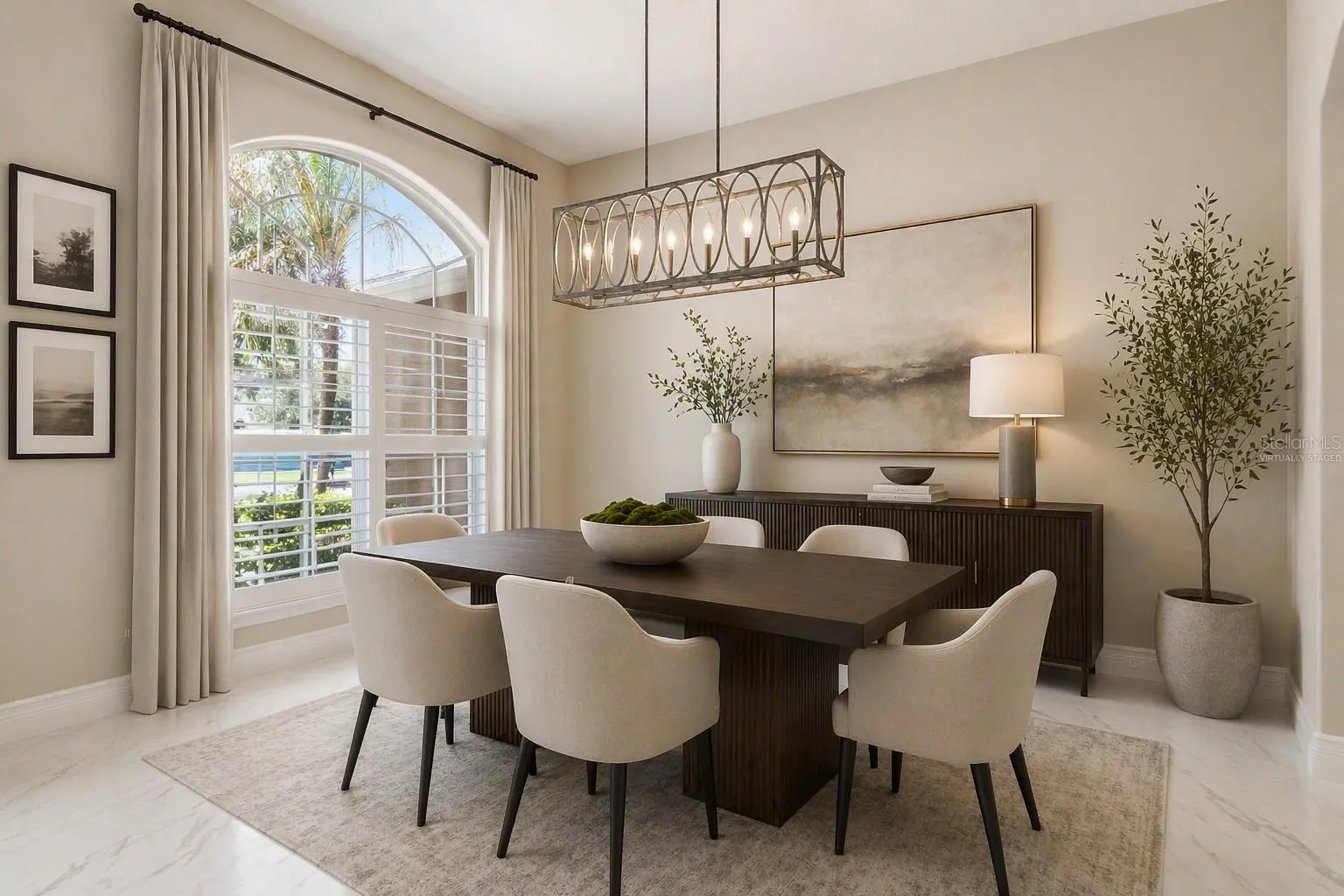 VIRTUALLY STAGED DINING ROOM