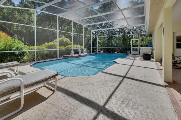 SCREEN ENCLOSED POOL