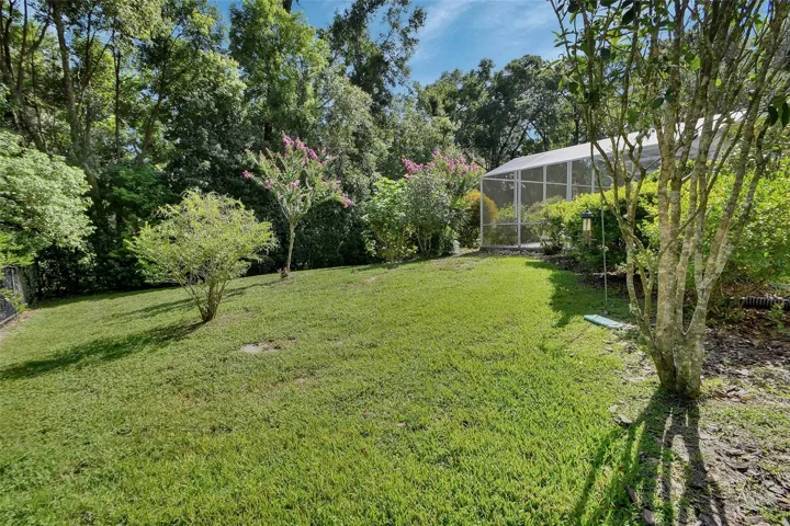 PRIVATE FEELING REAR YARD