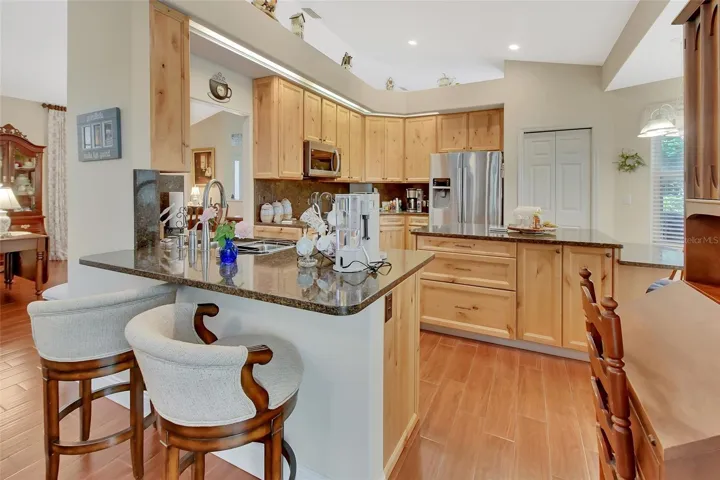 BREAKFAST BAR