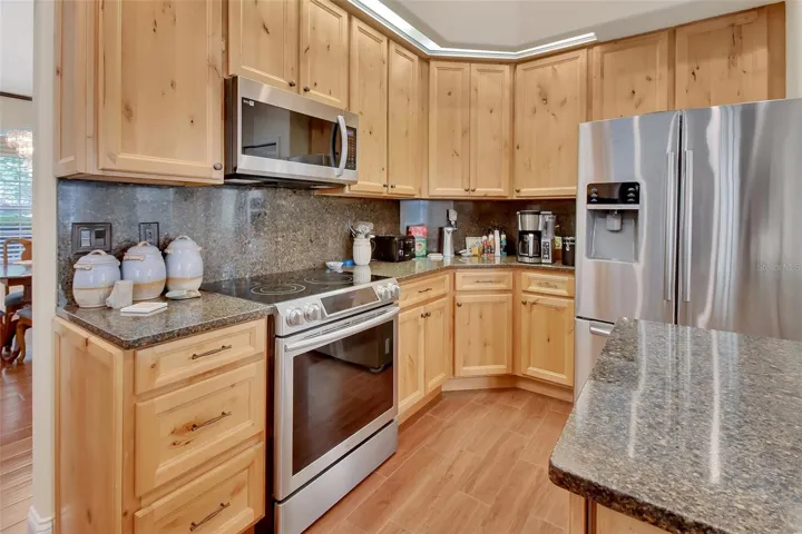 STAINLESS APPLIANCES