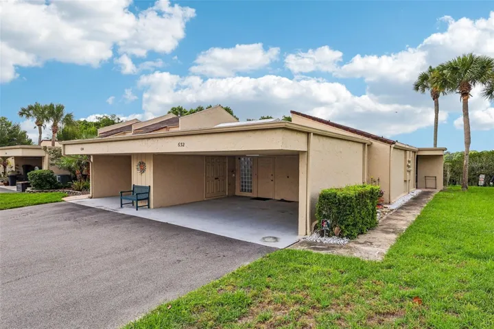 Perfectly positioned along the shores of Lake Howell, this BEAUTIFULLY UPDATED 2-bedroom, 2-bath condo offers a rare opportunity to enjoy WATERFRONT LIVING.