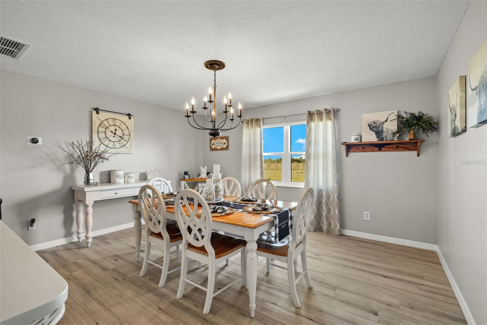 Breakfast Room