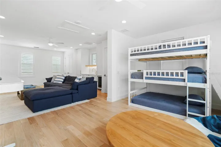 gueat suite with surround sound, virtually stage
