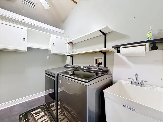 Convenient laundry room space