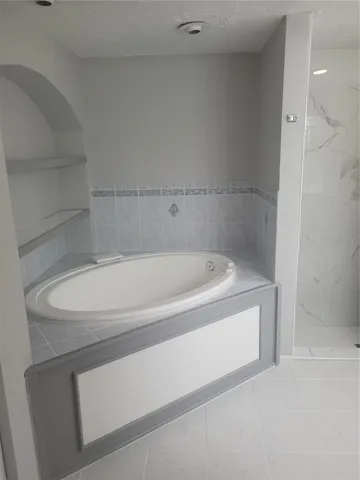 primary bathroom with Jacuzzi tub