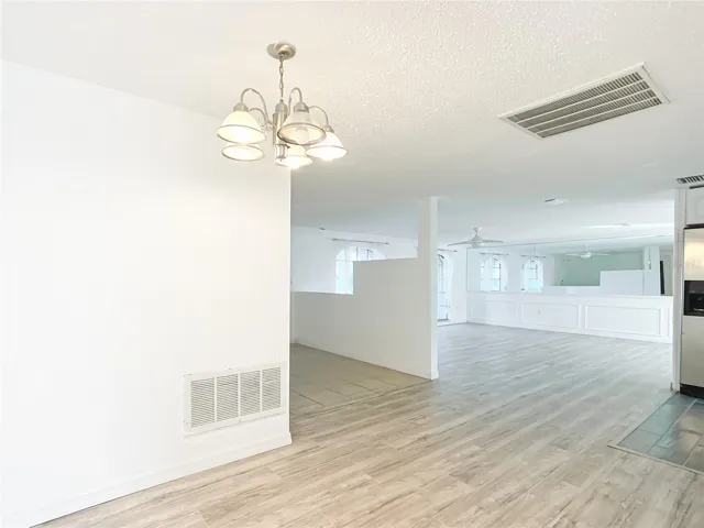 dining /workspace/ or flex space