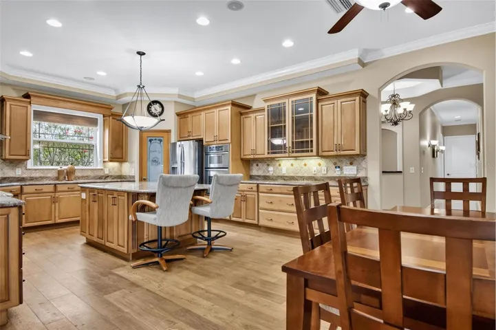 Eat in kitchen