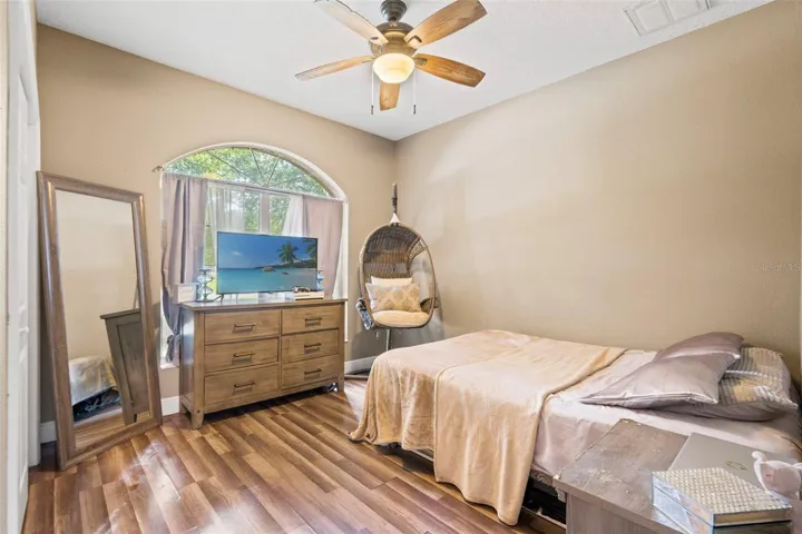 Guest Bedroom #1