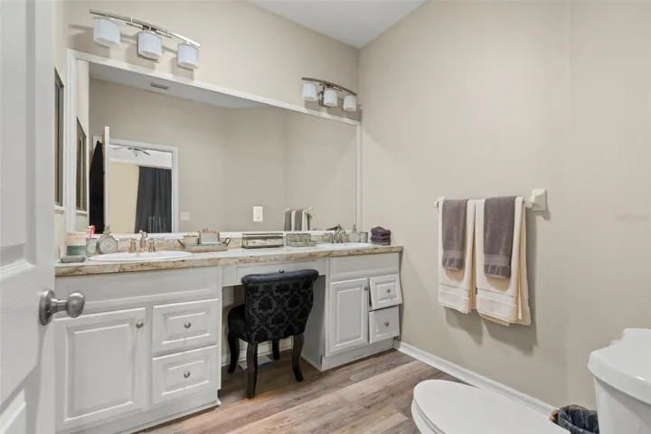 Master Bathroom w/Double Vanity