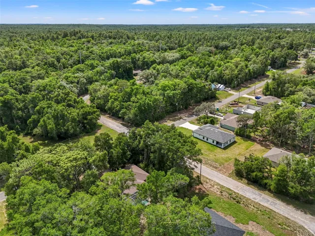 Private Corner Lot
