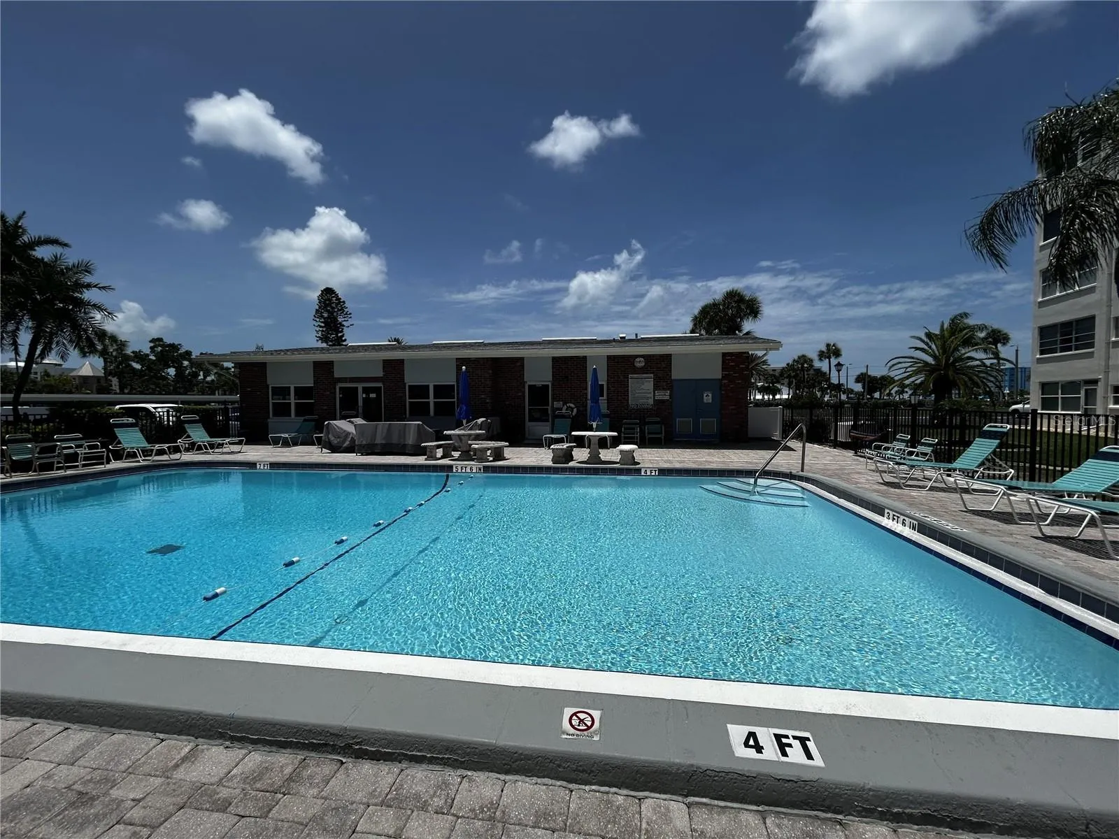 Front pool/clubhoiuse