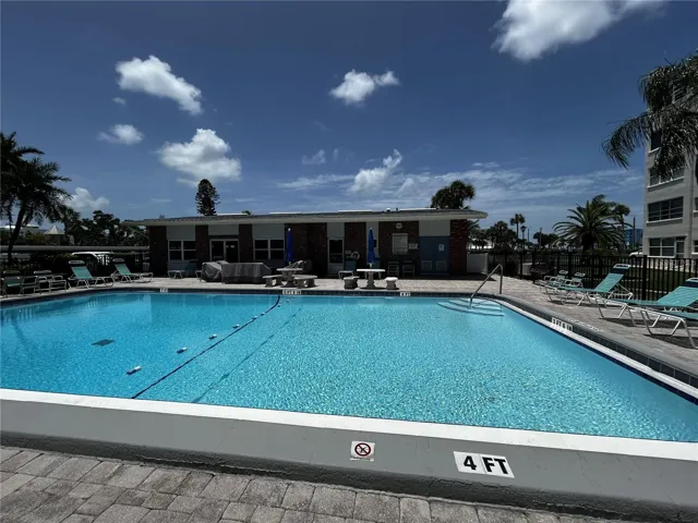 Front pool/clubhoiuse