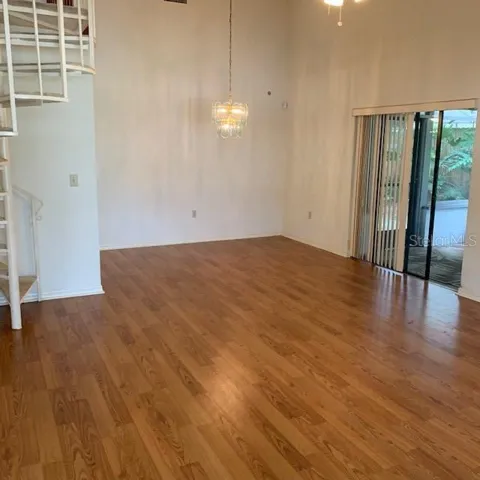 Living room / dining room