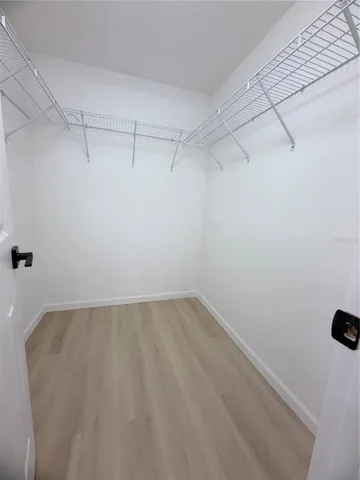 Walking Closet