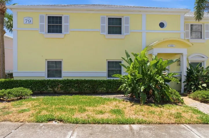 166 Pompano Dr Se A