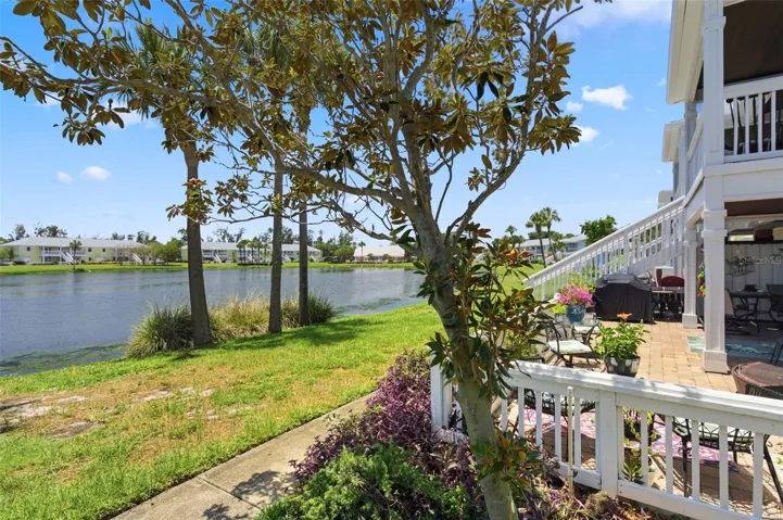 166 Pompano Dr Se A