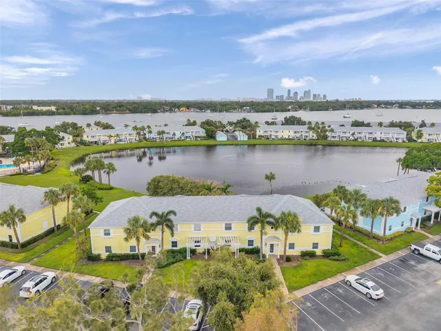 121 Seahorse dr se A