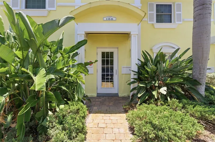 166 Pompano Dr Se A