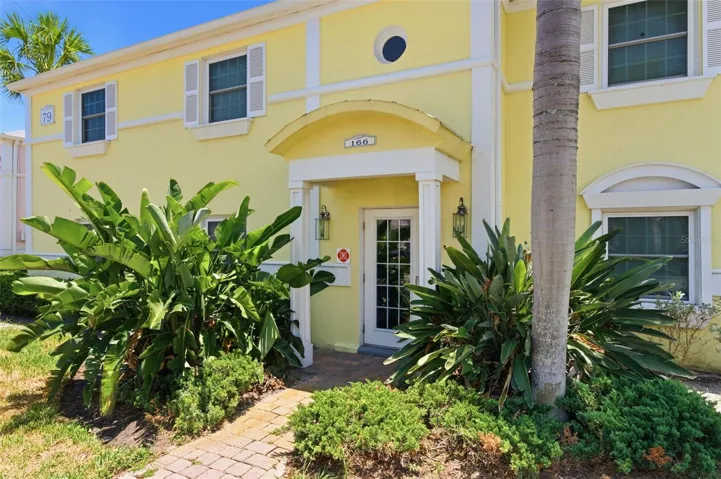 166 Pompano Dr Se A