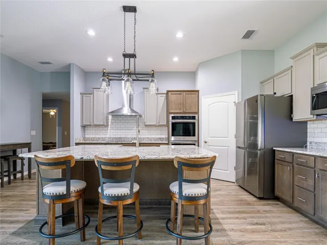 Eat-In/Kitchen