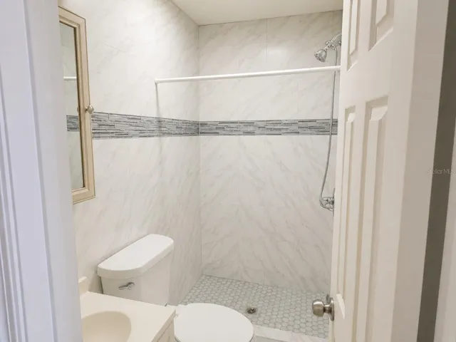 Virsual Staged Mother-in-law Bathroom