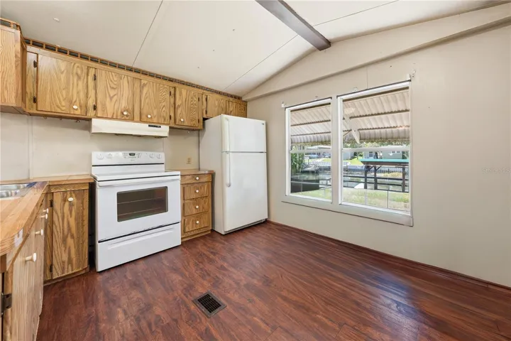 Eat-in space in Kitchen with canal views