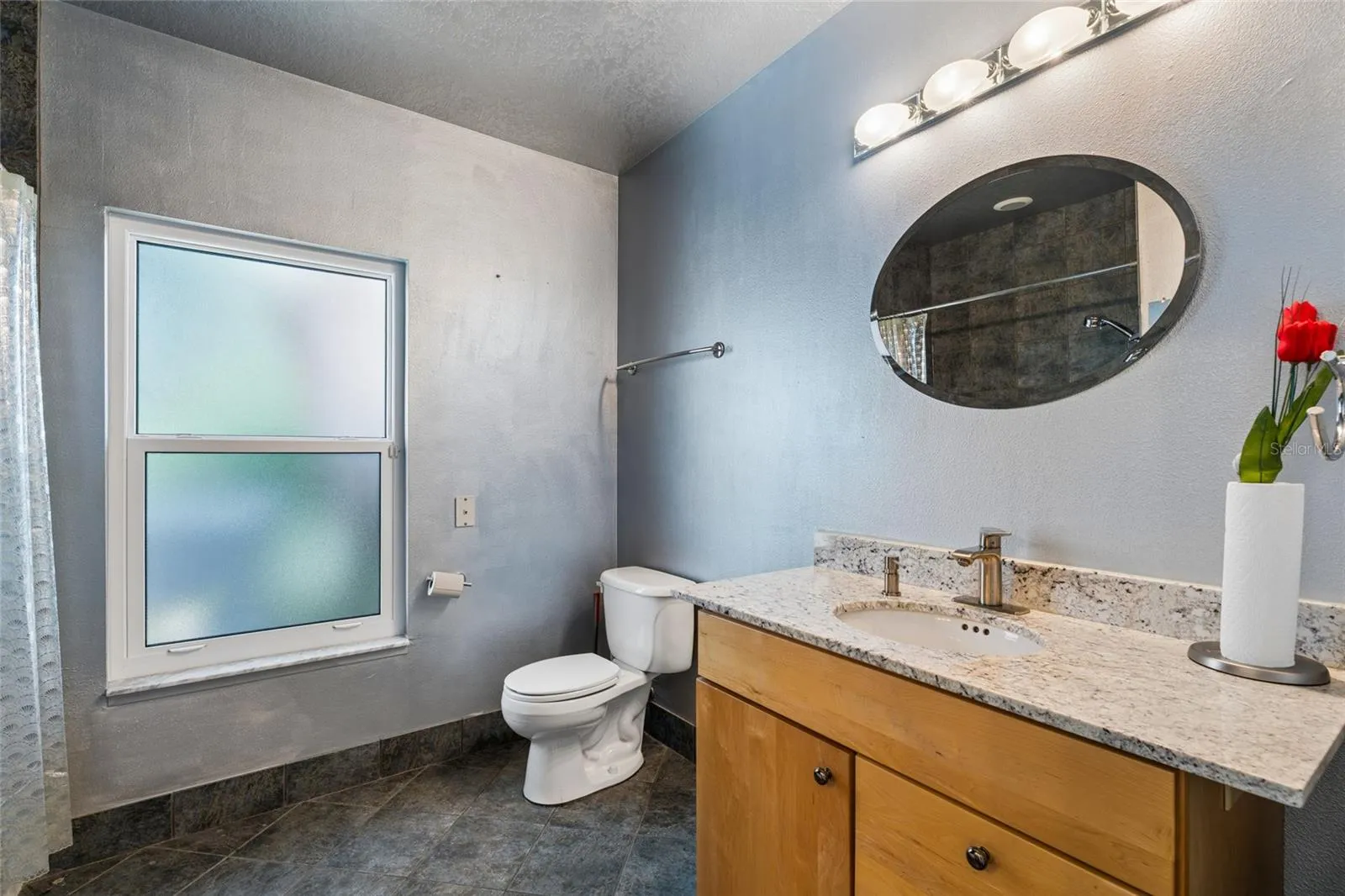 Apartment Full Bathroom