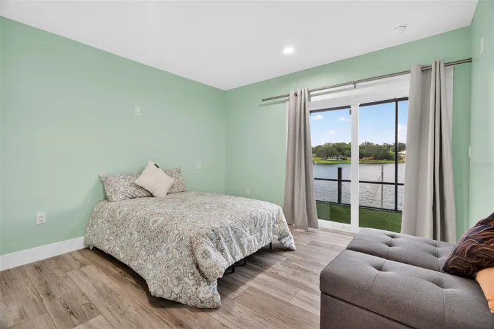 Bedroom 4 with water view!