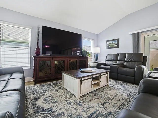 Plenty of room for large furniture.
