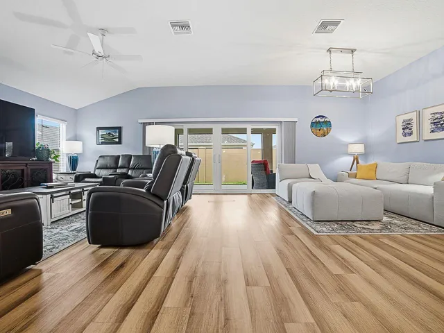 Bright and open floor plan
