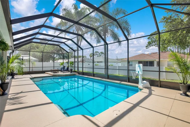 Screened in Pool