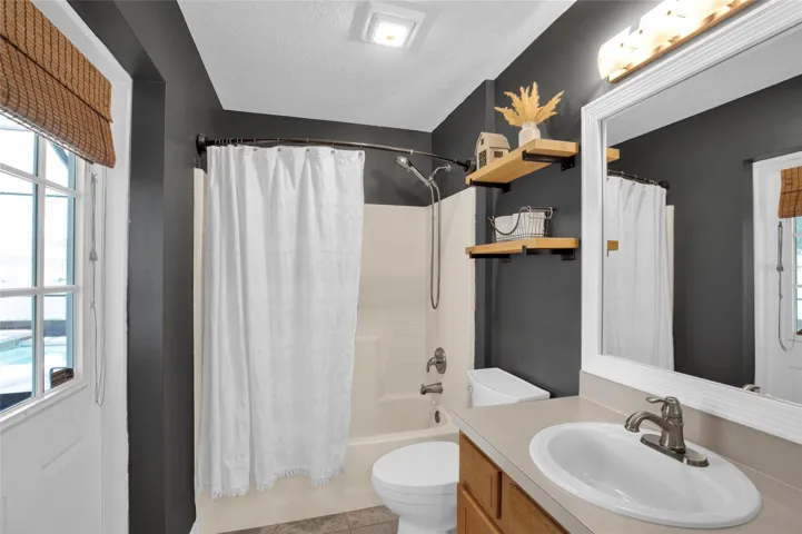 2nd Bathroom