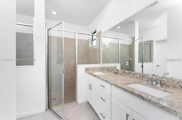 En-suite bathroom