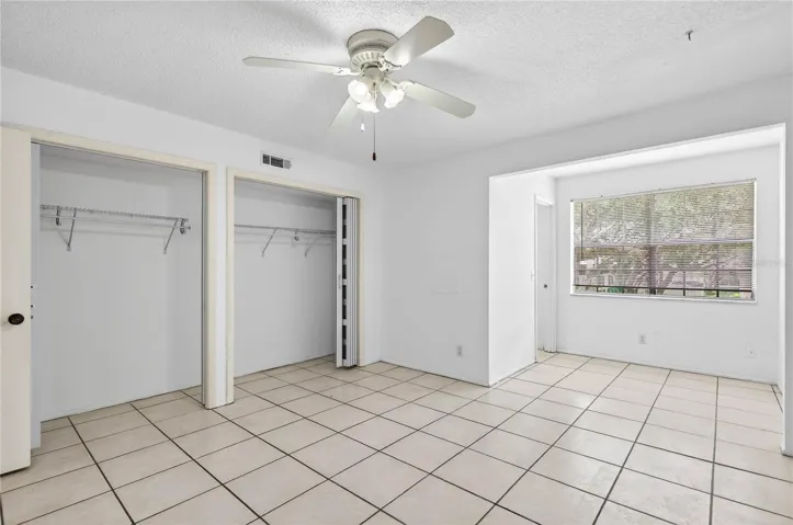 primary bedroom with bump out